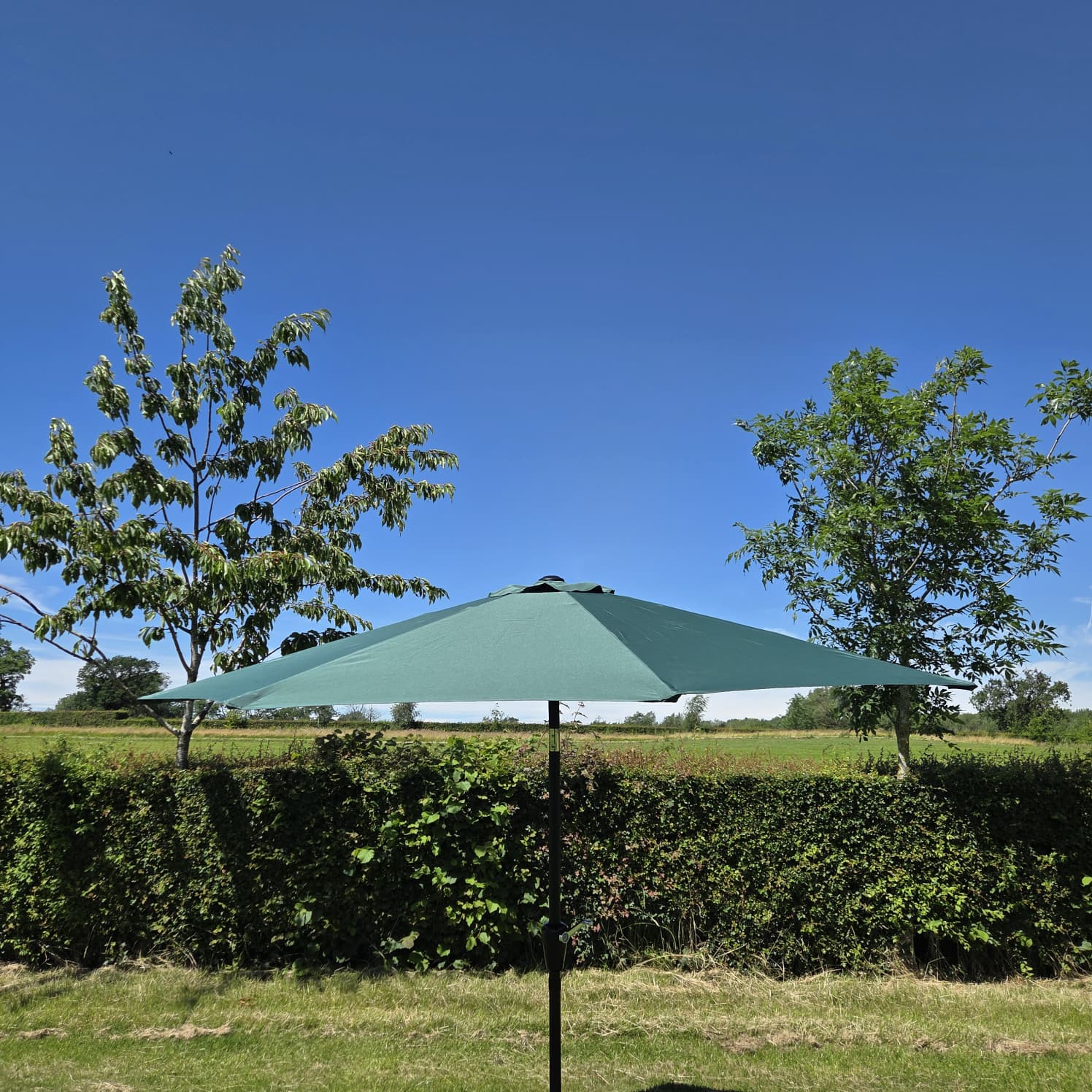 Green Garden Parasol - Patio Umbrella Green Garden Parasol - Patio Umbrella - BE Furniture Sales
