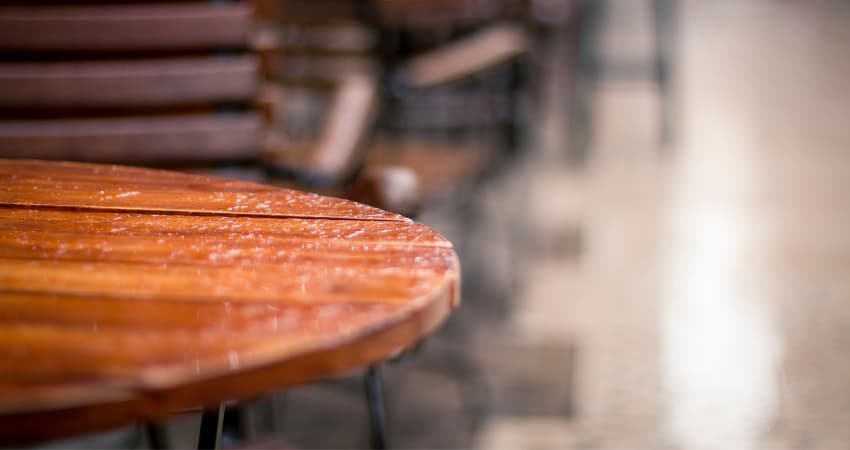 Why not to use sanitisers on wooden restaurant tables - BE Furniture Sales