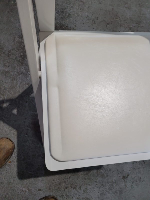 Used White Folding Chairs