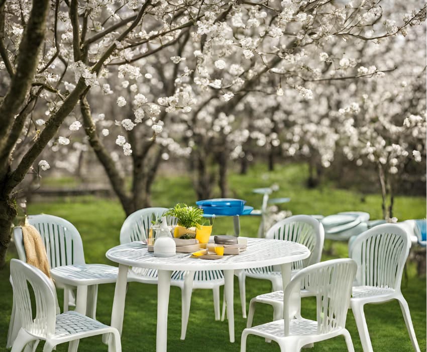 Top 10 Plastic Garden Table and Chair Sets this Spring - BE Furniture Sales
